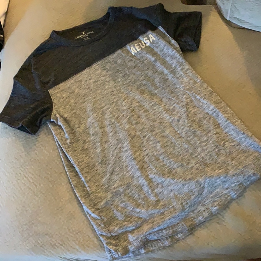 Men’s American Eagle tee M